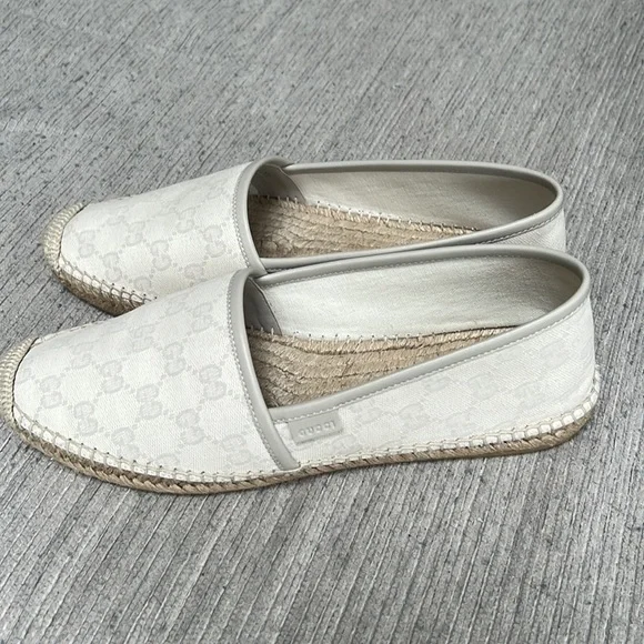 Gucci Loafers with off white fabric. New.